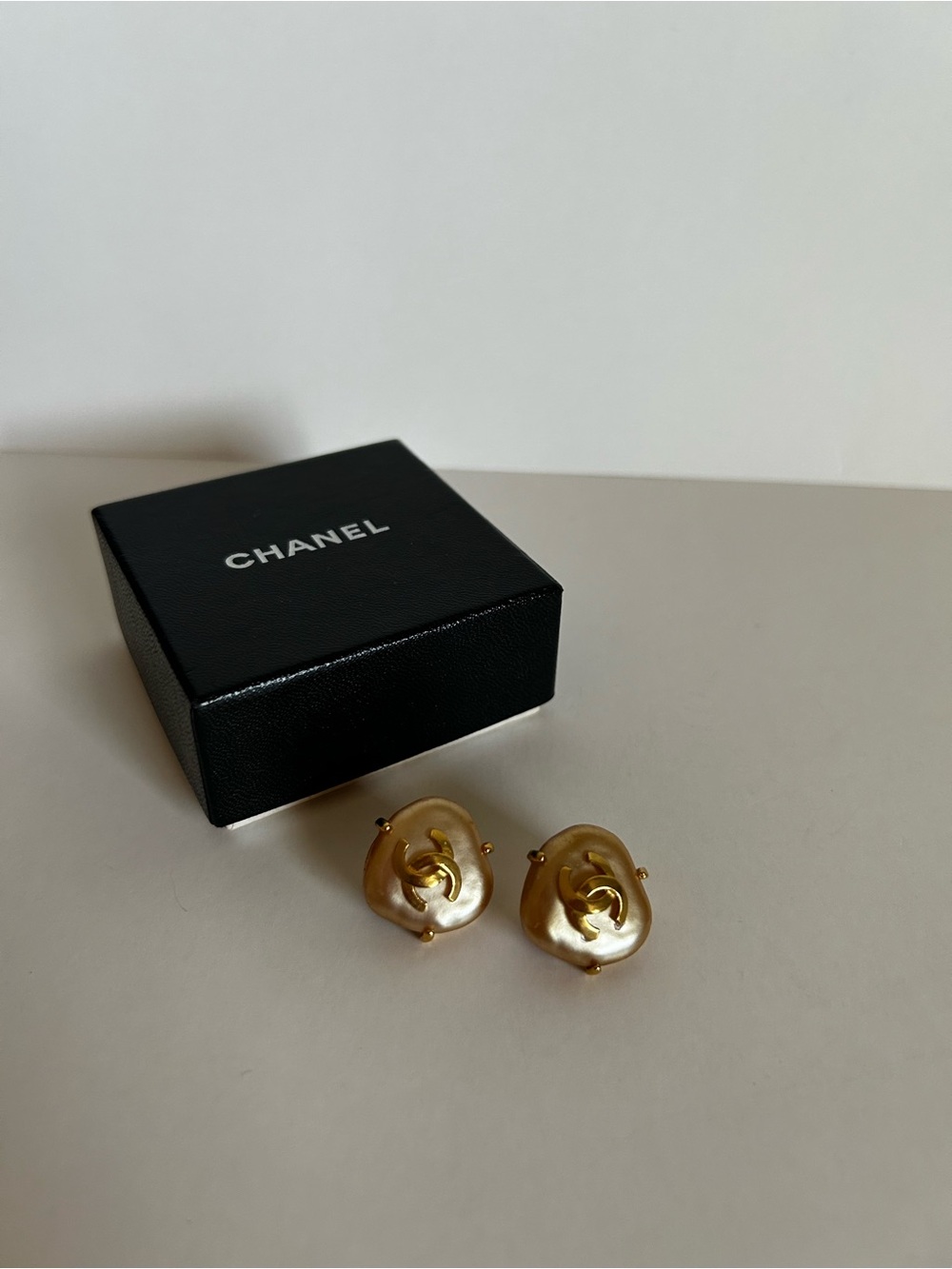 CHANEL Gold Irregular Pearl CC Earrings